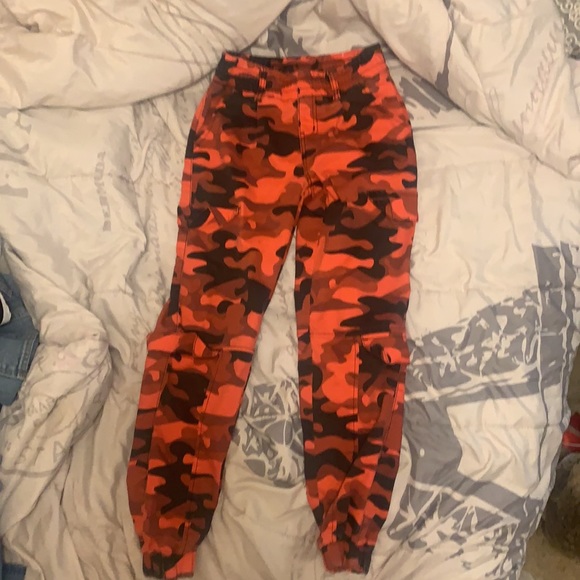 Red camo jeggings. size 1  1/2 - Picture 2 of 7
